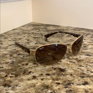 Ray Ban aviator style sunglasses
